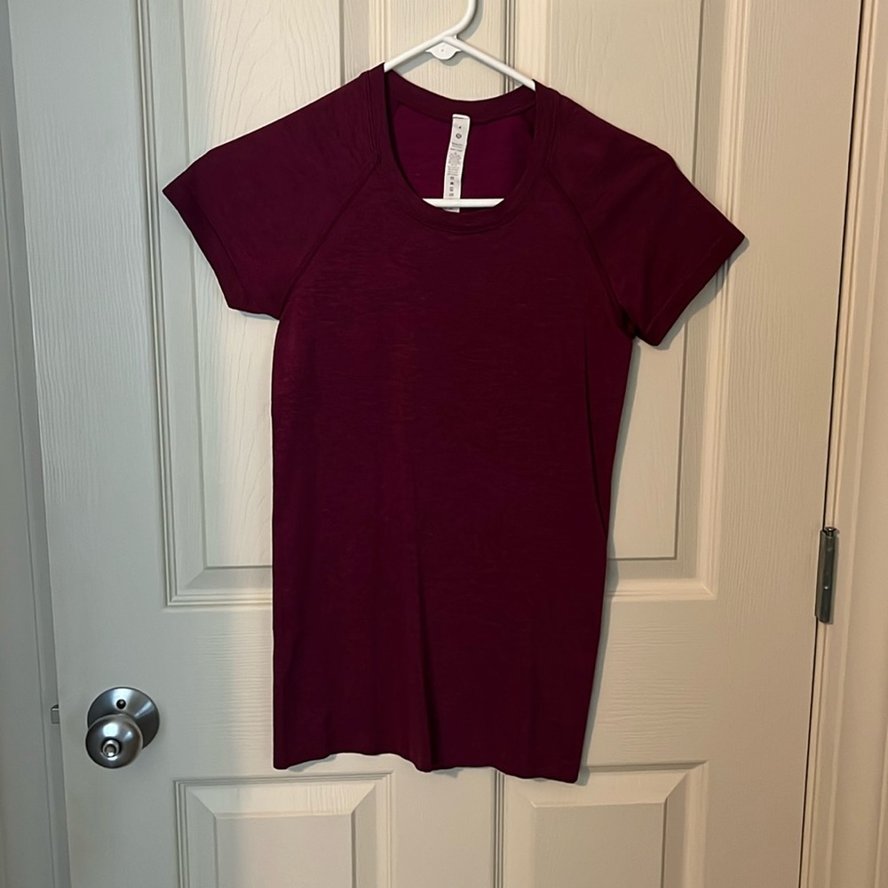 Lululemon red swiftly tech size 4